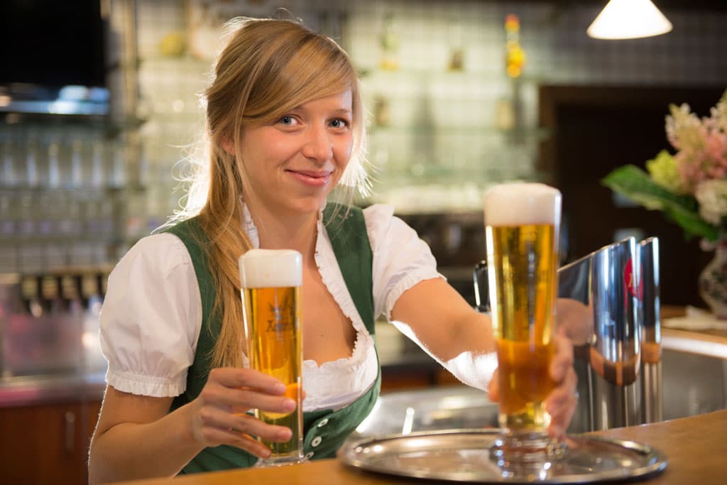 Restaurant Gasthof Gruber Markt Hartmannsdorf, Aufnahme der Schank im Gasthaus